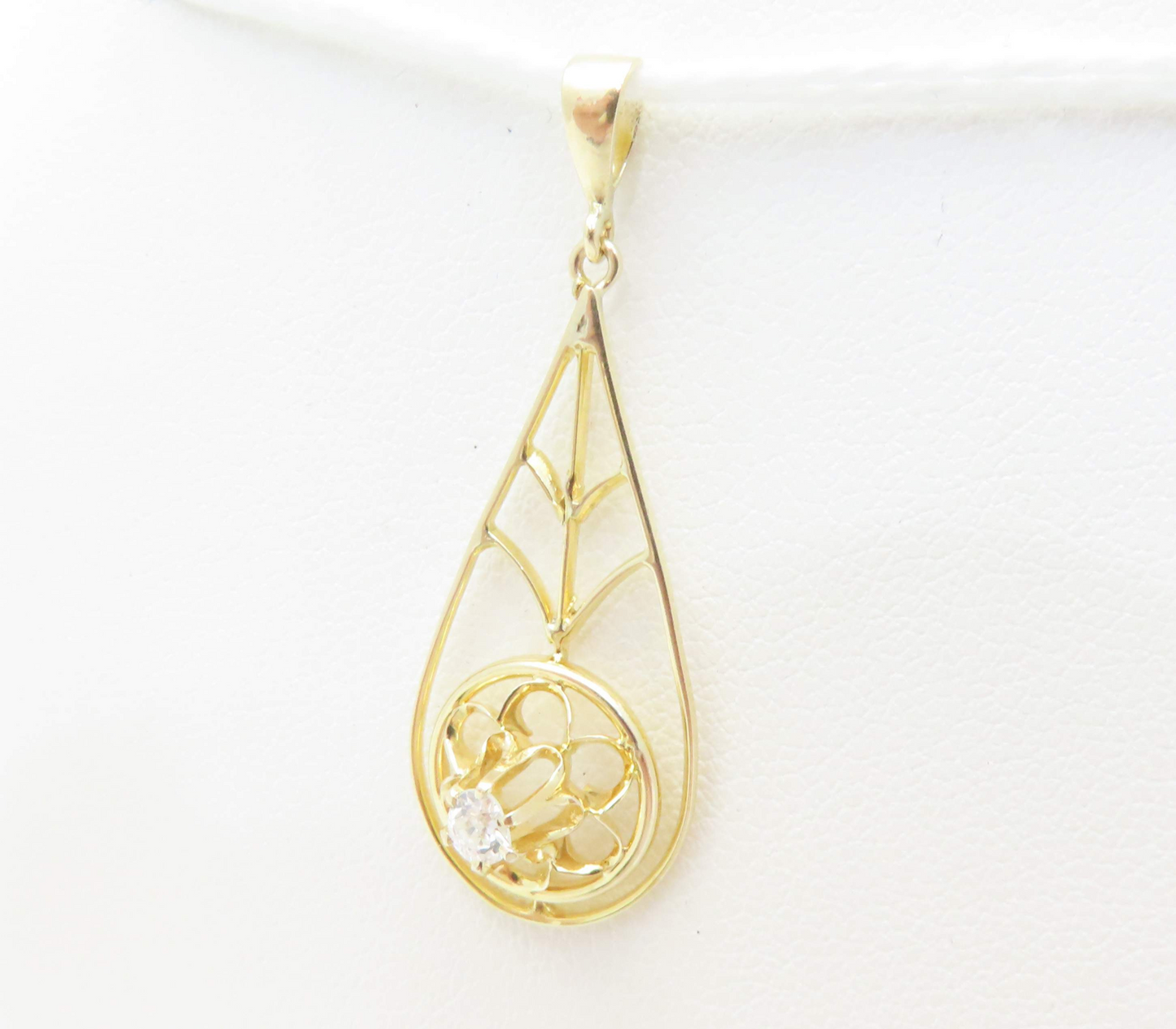 14k Yellow Gold ~1/10c Euro Cut Diamond Lavalier Pendant