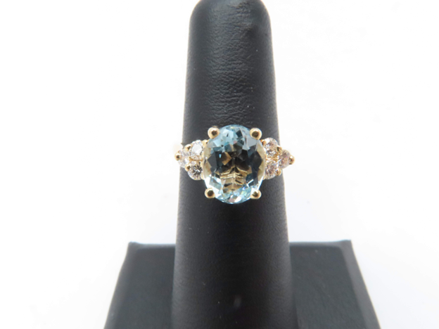 18k Yellow Gold Aquamarine and Diamond Accented Ring Size 5.25