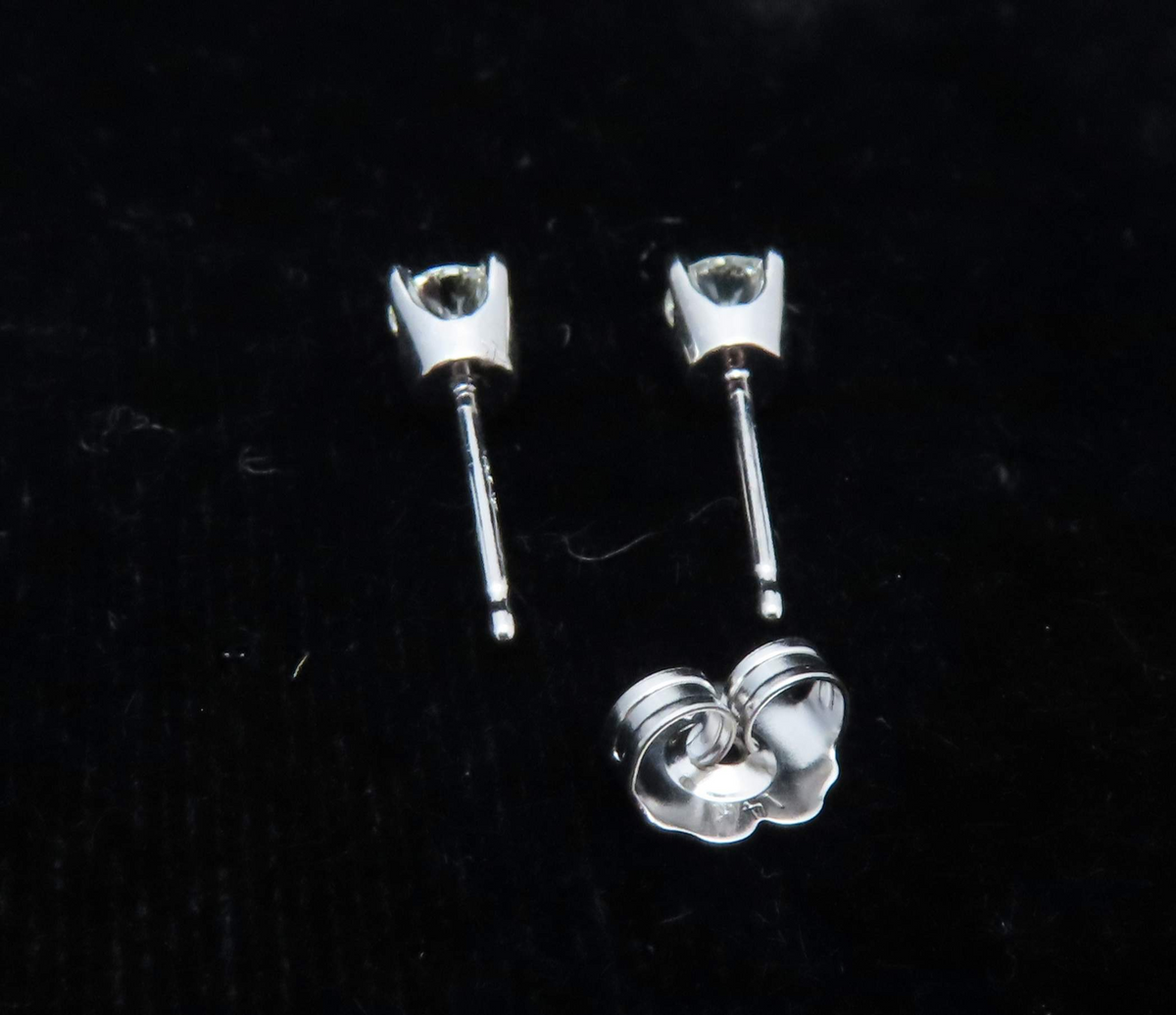 14k White Gold 0.38ctw Diamond Four Prong Stud Earrings