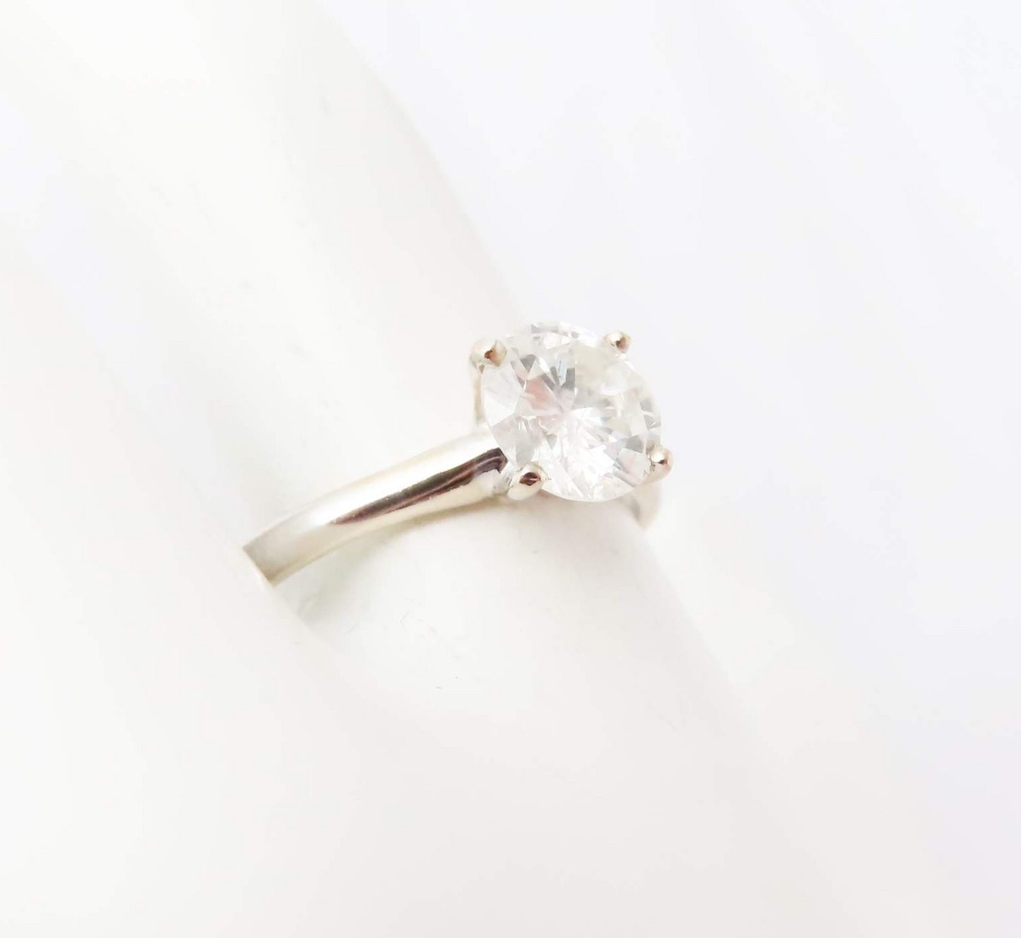 14k White Gold 1.07c Round Diamond Solitaire Ring Size 5.75