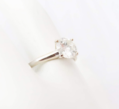 14k White Gold 1.07c Round Diamond Solitaire Ring Size 5.75
