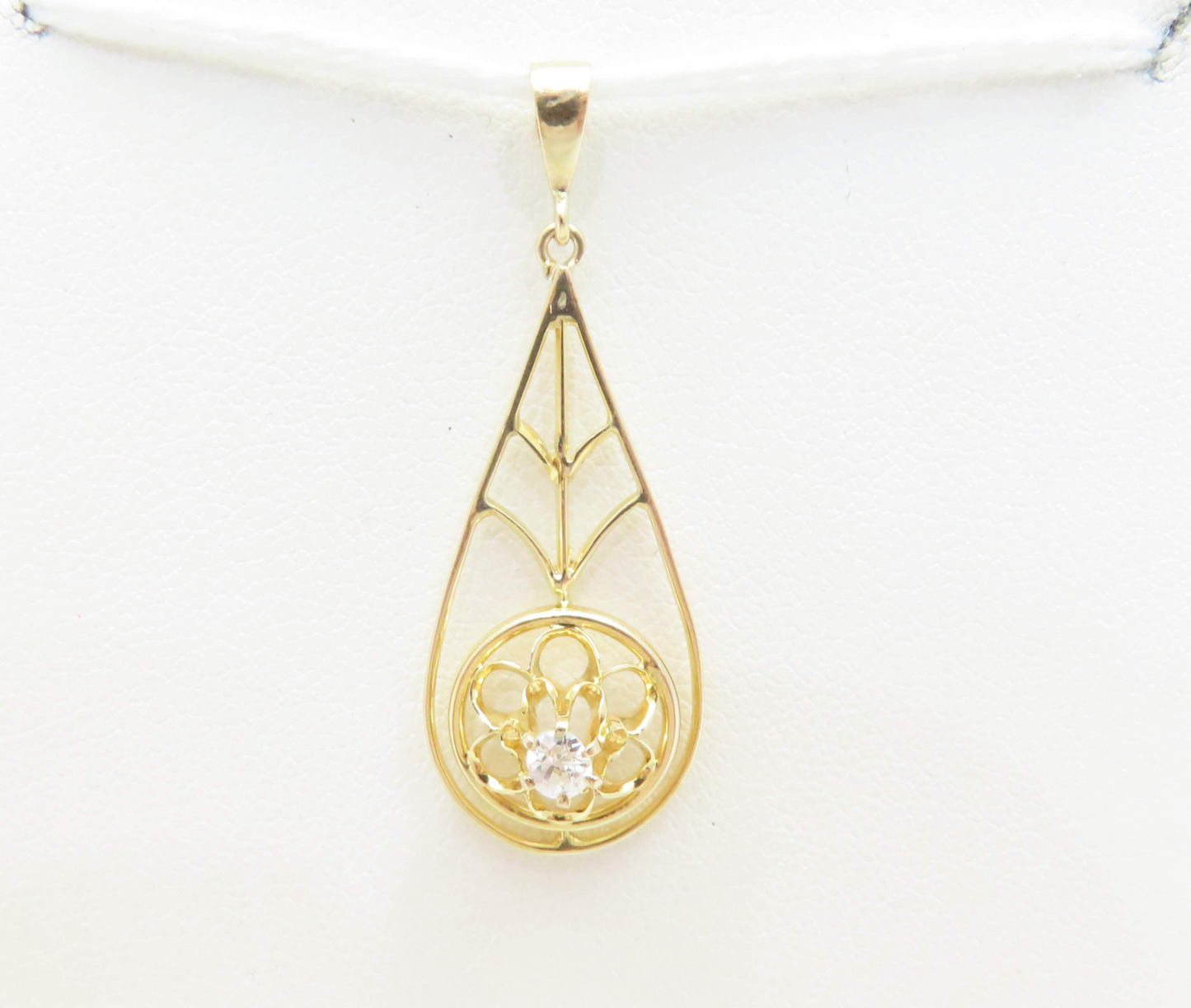 14k Yellow Gold ~1/10c Euro Cut Diamond Lavalier Pendant