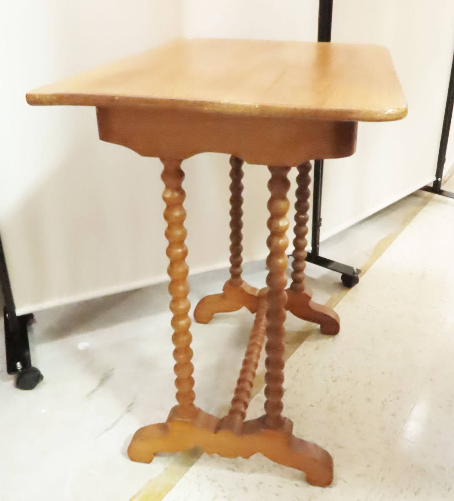 Turned Spiral Design Leg Side Table – Rocky's Gold Silver & Antiques