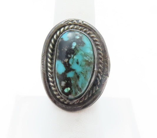 Southwestern Sterling Silver Oval Turquoise Ring (Size 7)