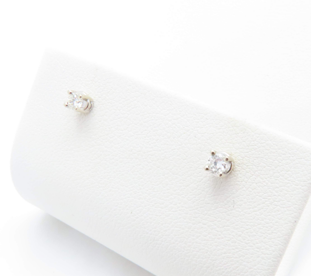 14k White Gold 0.18ctw Round Diamond Four Prong Stud Earrings