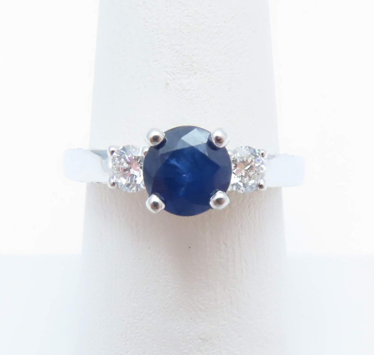 18k White Gold Round Blue Sapphire & Diamond 3 Stone Ring Size 7