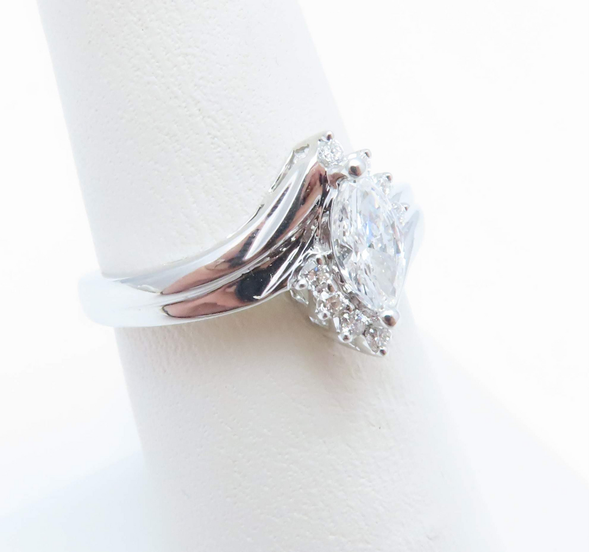 14k White Gold Marquise Center Diamond Ring Size 6