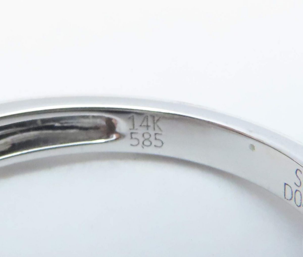 14k White Gold Marquise Center Diamond Ring Size 6