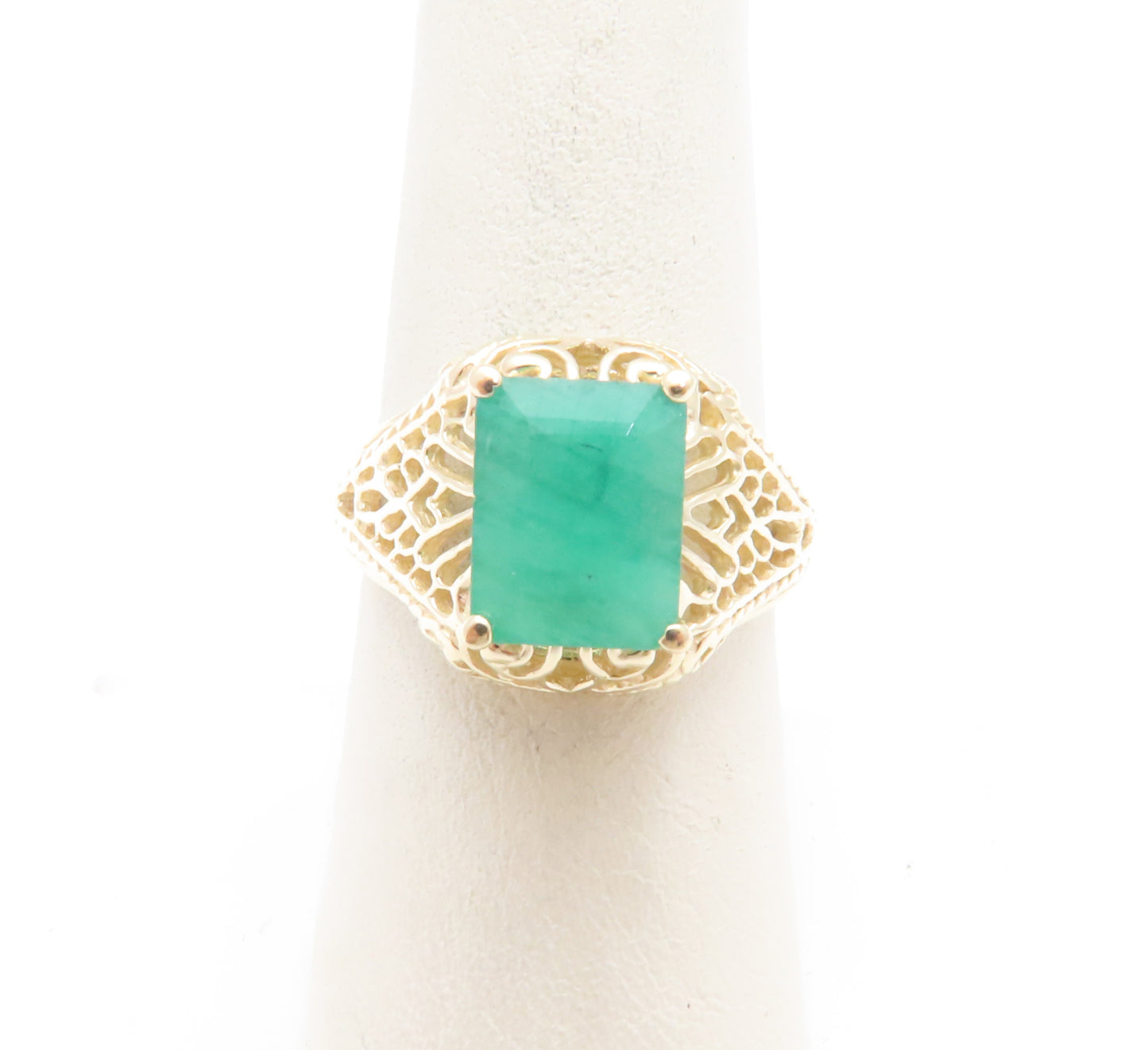 10K Yellow Gold ~9x7MM Emerald Cut Emerald Filigree Ring Size 7.75