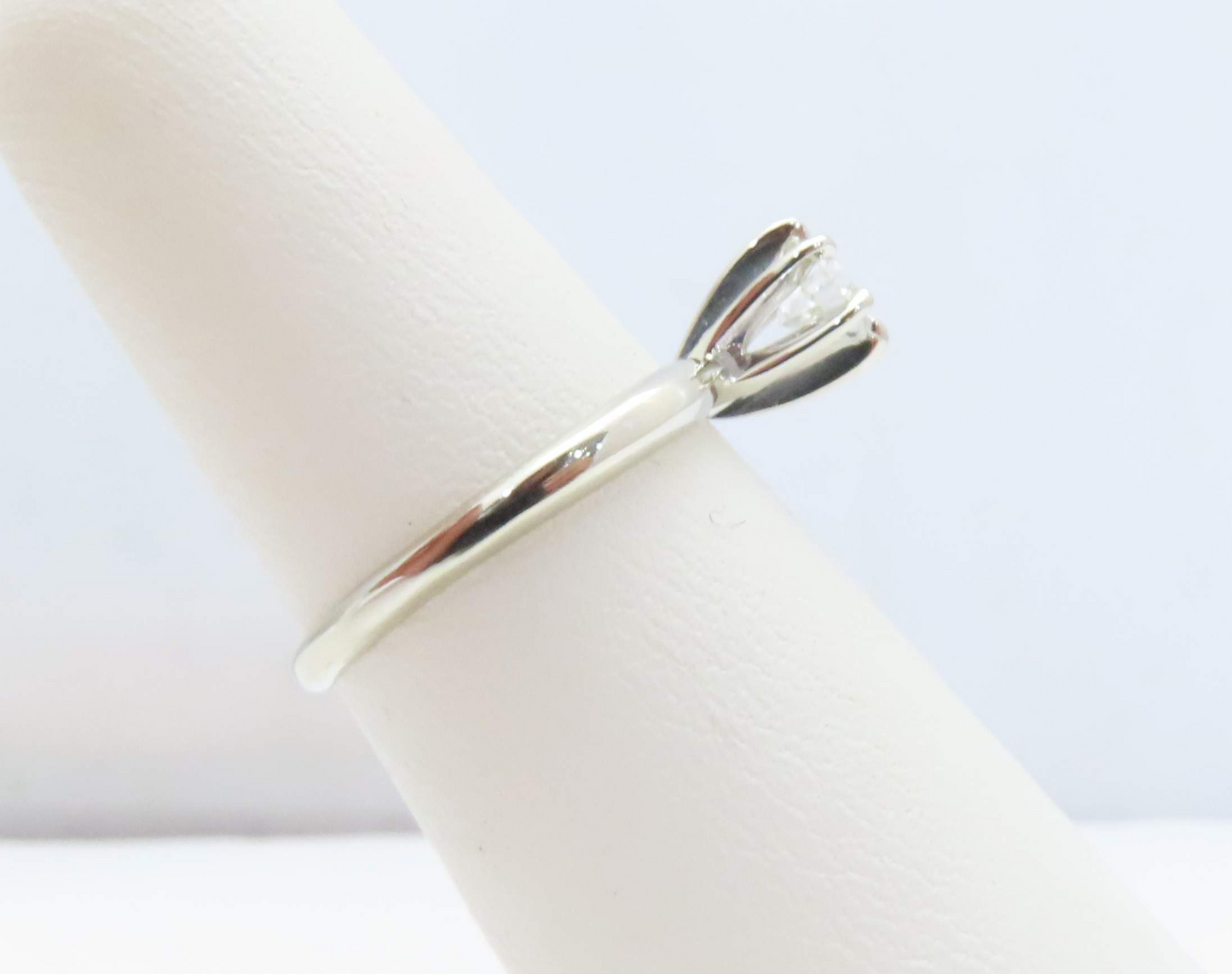 14k White Gold 3/8c Round Diamond Solitaire Ring Size 5.25