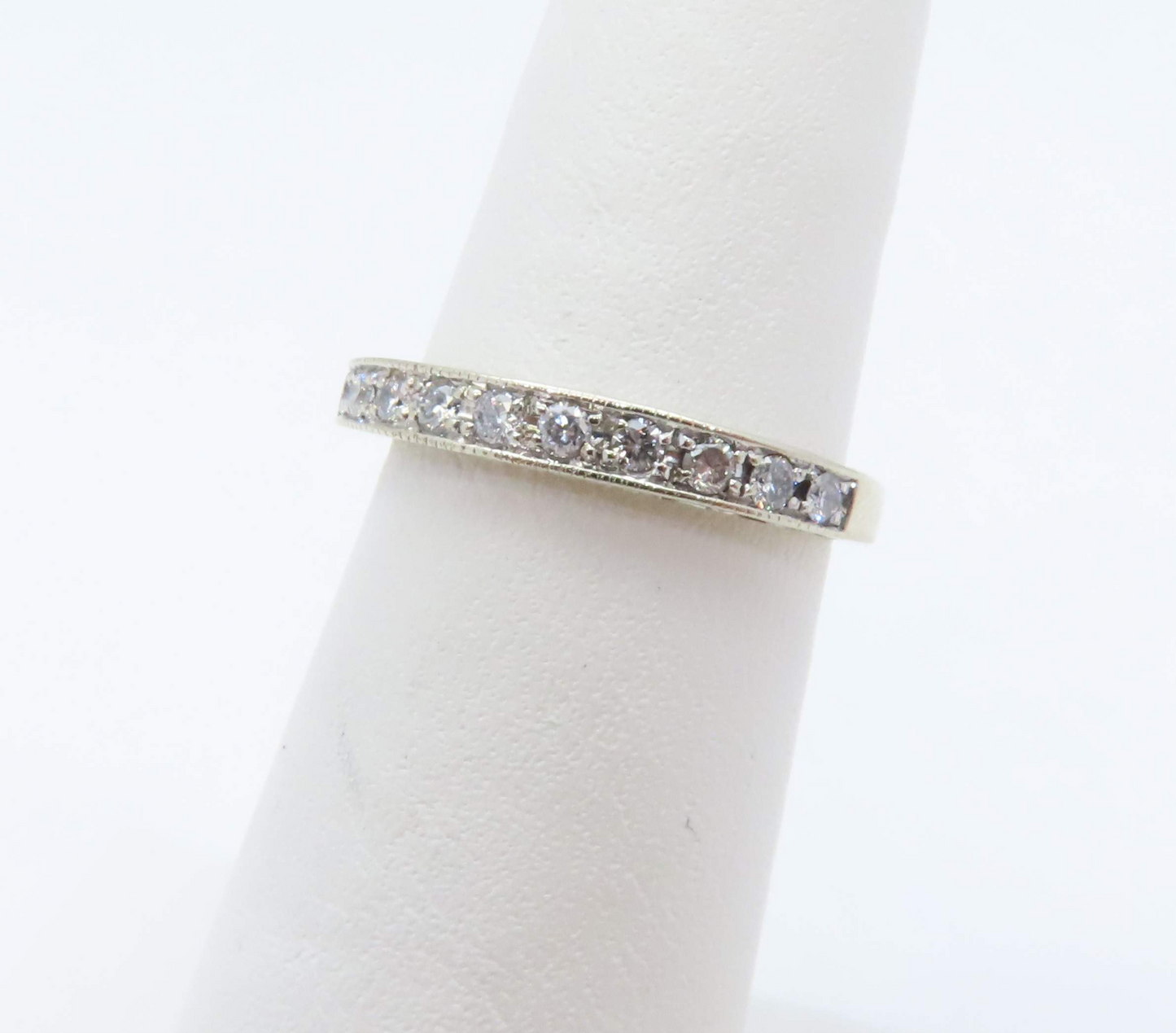 14k White Gold ~1/5ctw Diamond Milgrain Band Size 5.5