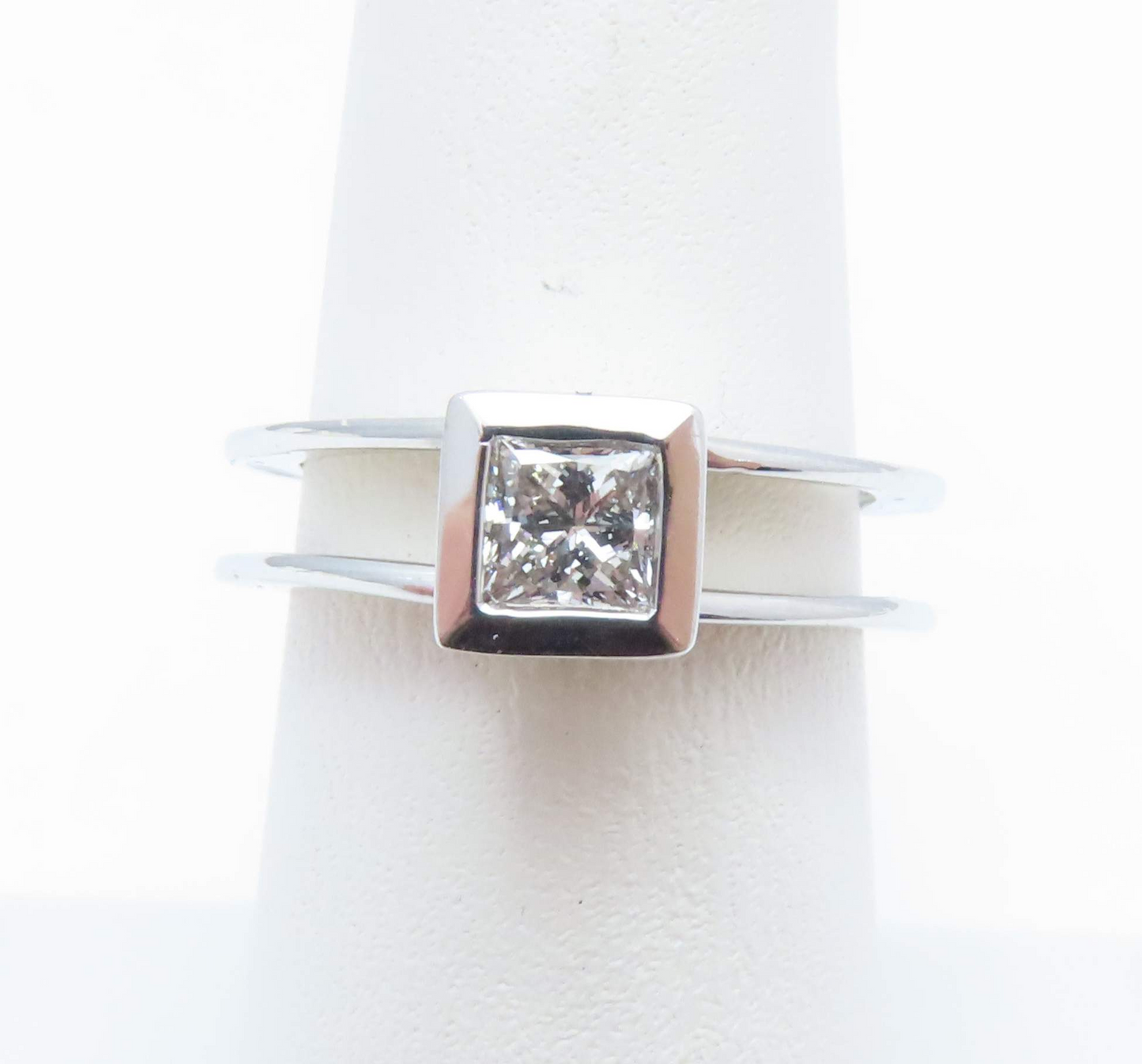 14k White Gold ~1/2c Princess Cut Diamond Bezel Set Split Shank Ring Size 6.5