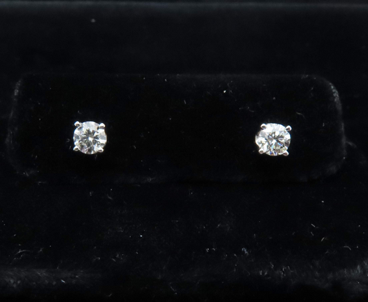 14k White Gold 0.38ctw Diamond Four Prong Stud Earrings