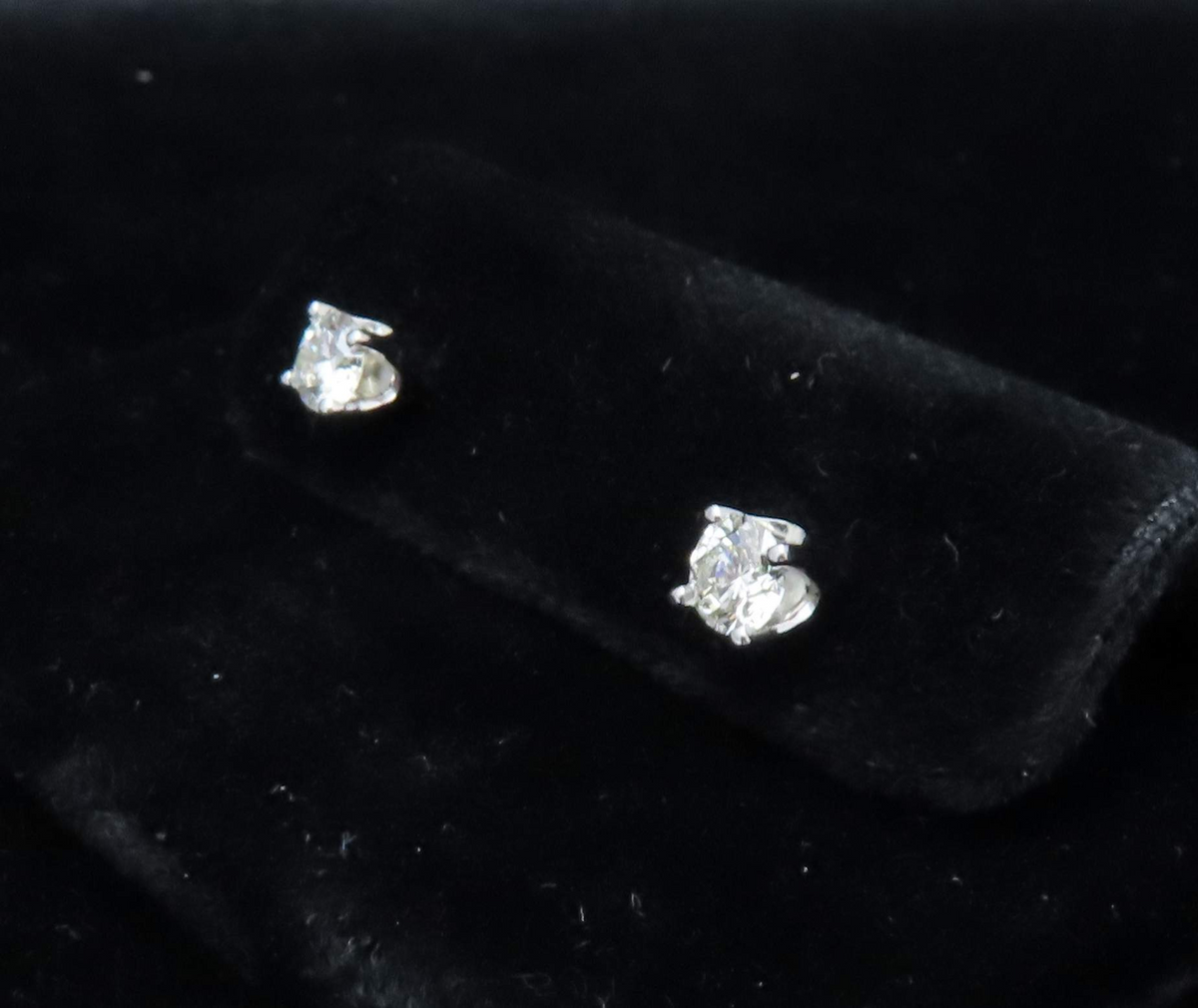 14k White Gold 0.38ctw Diamond Four Prong Stud Earrings