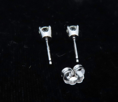 14k White Gold 0.38ctw Diamond Four Prong Stud Earrings