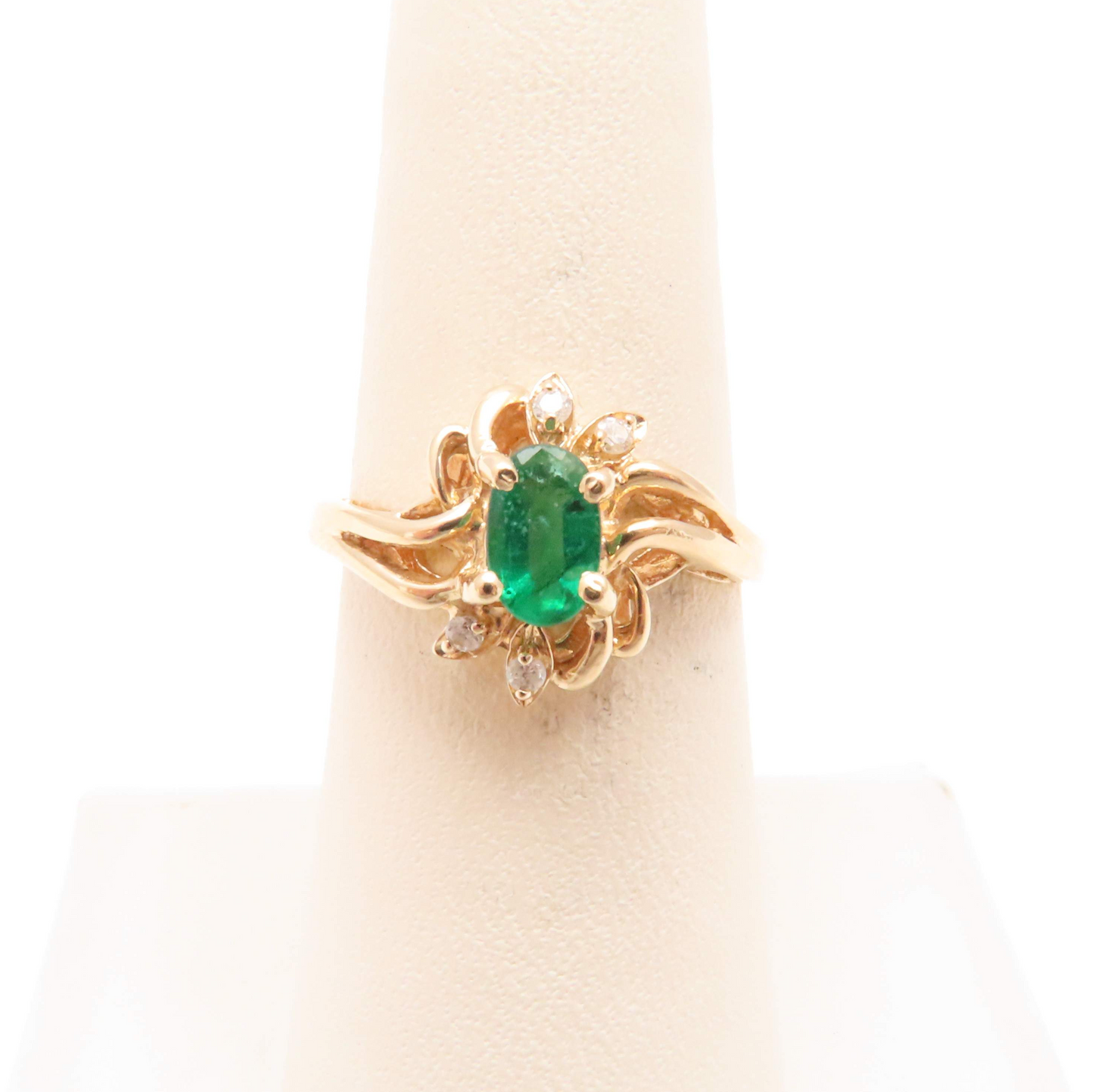 14k Yellow Gold Oval Emerald & Diamond Accent Ring Size 6.5