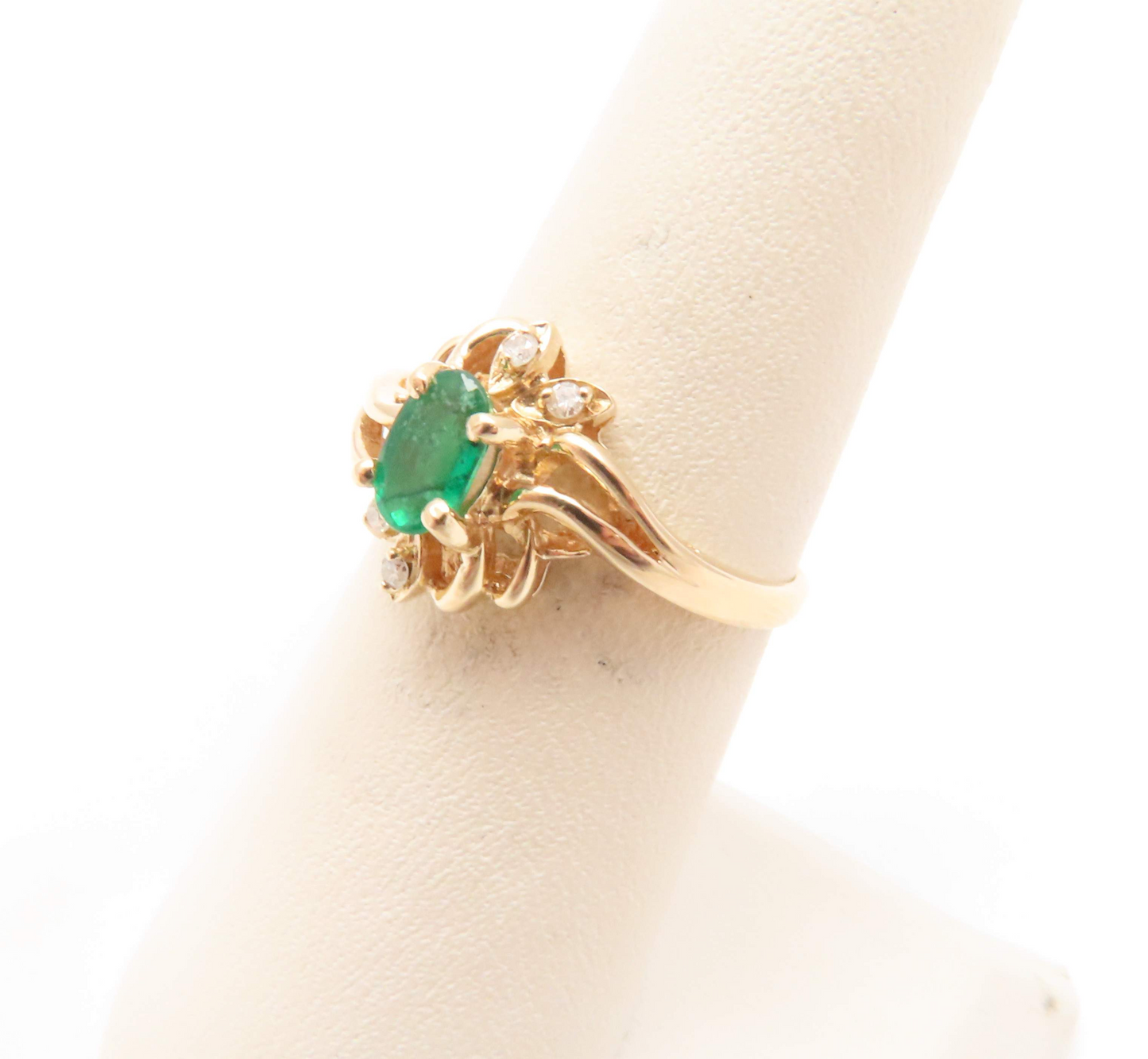 14k Yellow Gold Oval Emerald & Diamond Accent Ring Size 6.5