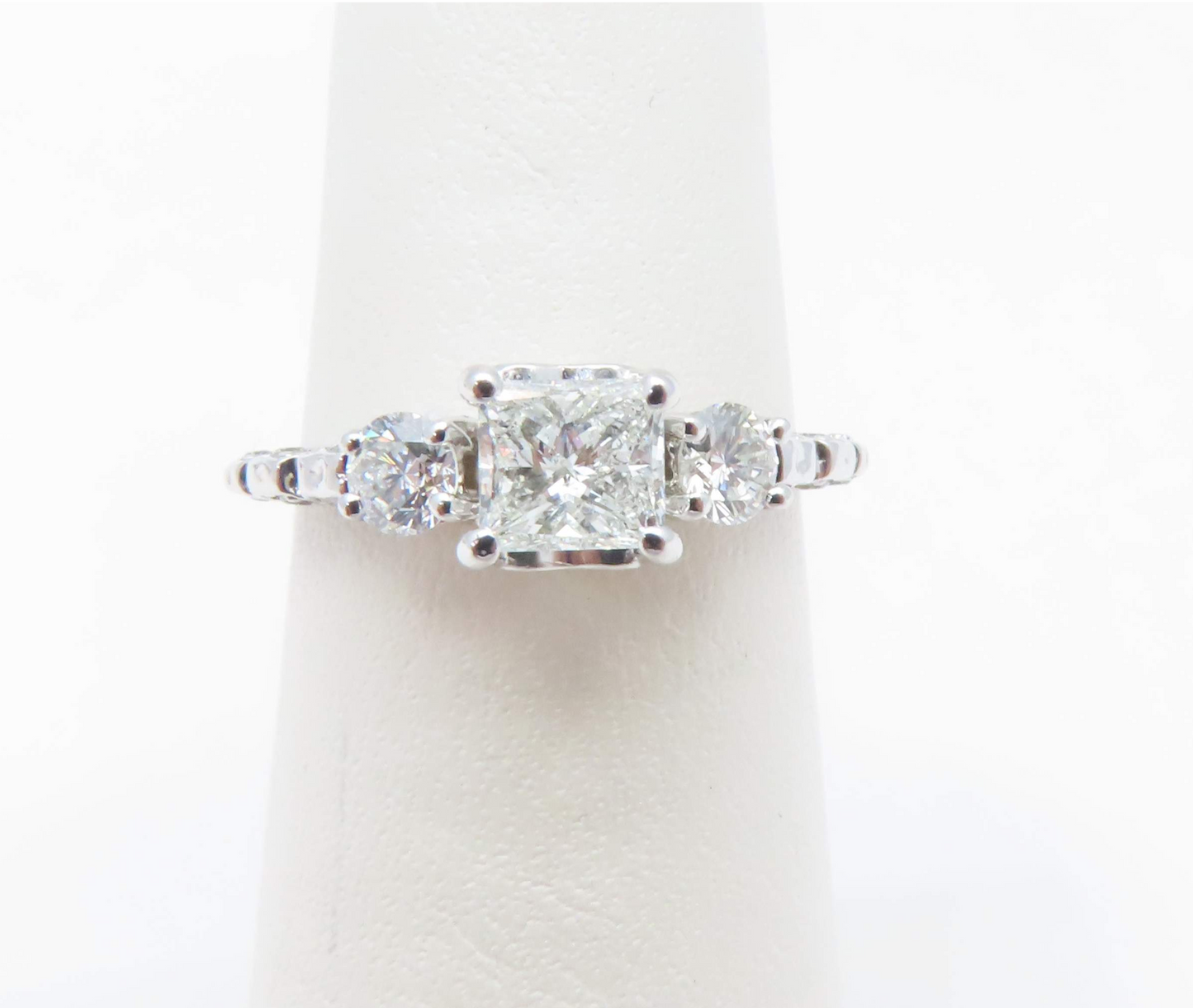 18k White Gold ~3/4ctw Diamond Three Stone Ring Size 5.75