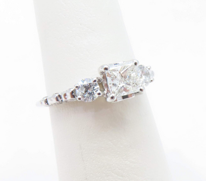 18k White Gold ~3/4ctw Diamond Three Stone Ring Size 5.75