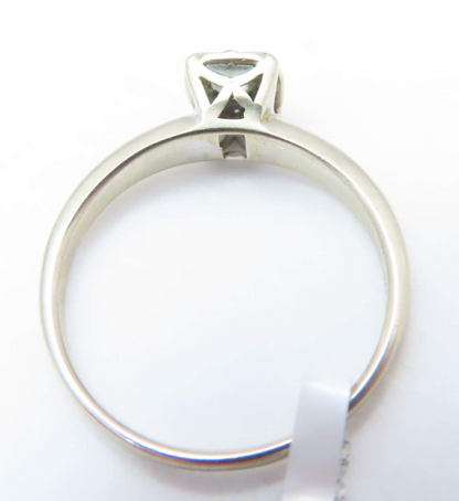 14k White Gold Diamond Illusion Solitaire Ring Size 8