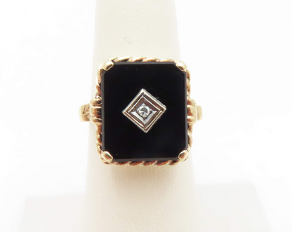 10k Yellow Gold Onyx Ring with Diamond Accent Size 6.5