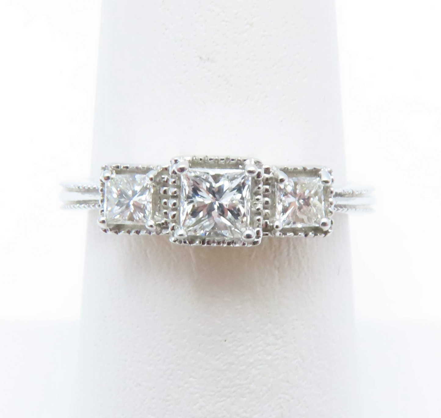 18k White Gold 3 Stone Princess Cut 1/2ctw Diamond Ring Size 7