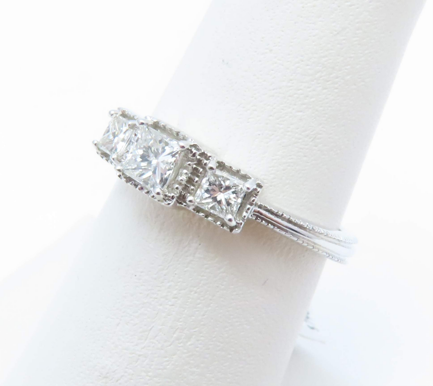 18k White Gold 3 Stone Princess Cut 1/2ctw Diamond Ring Size 7