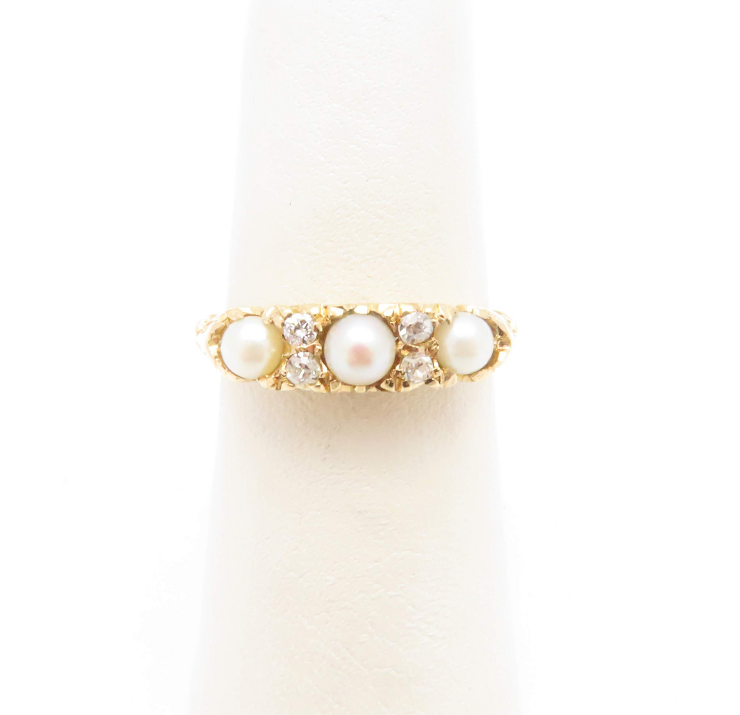 17k Yellow Gold Pearl & ~1/10ctw Diamond Ring Size 6.5