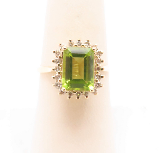 14k Yellow Gold Emerald Cut Peridot with 1/5ctw Diamond Halo Ring Size 7