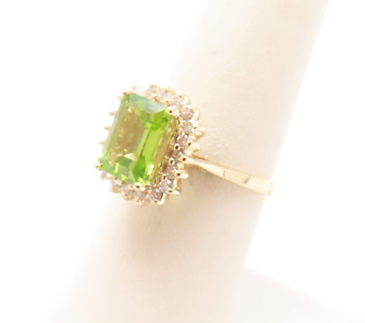 14k Yellow Gold Emerald Cut Peridot with 1/5ctw Diamond Halo Ring Size 7