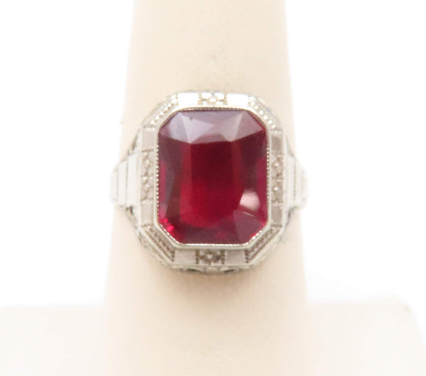 14k White Gold Bezel Set ~10x8mm Ruby Etched Ring Size 6.75