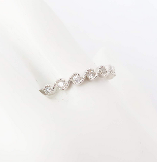 10k White Gold ~1/6ctw Diamond Milgrain Band Size 7