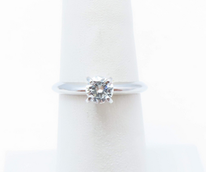 14k White Gold 4 Prong Round Solitaire Ring Size 6
