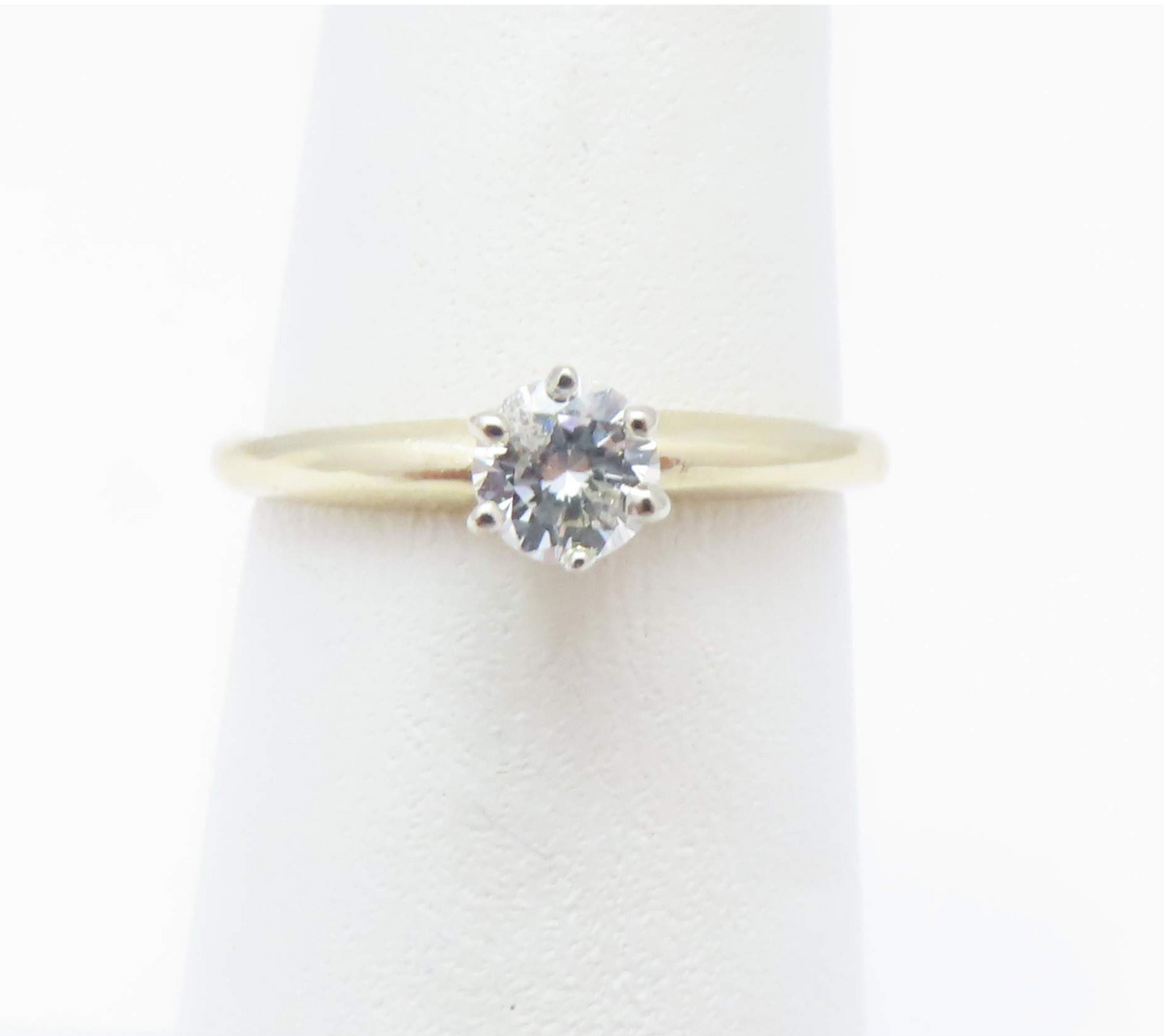14k Yellow Gold ~1/4c Round Diamond Solitaire Ring Size 5.5