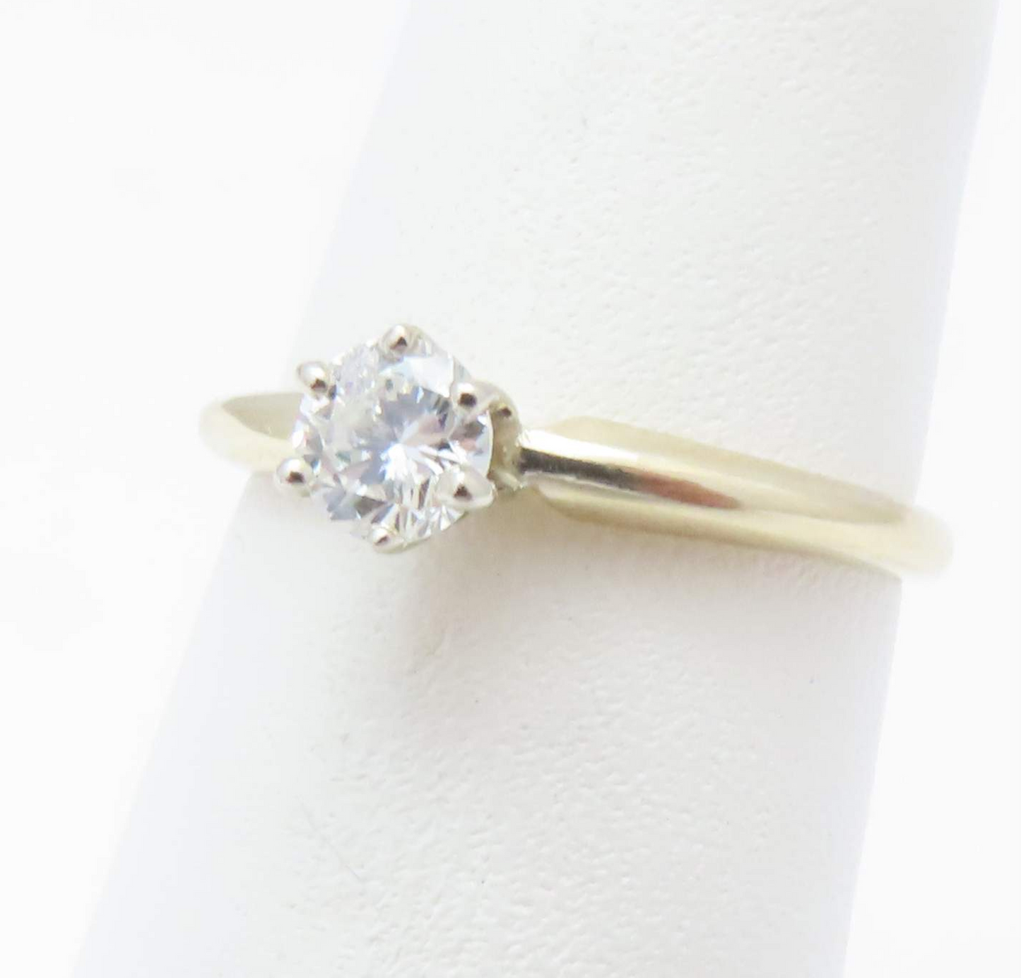 14k Yellow Gold ~1/4c Round Diamond Solitaire Ring Size 5.5