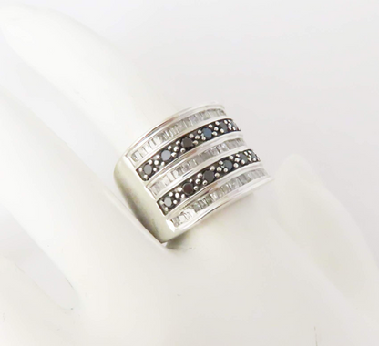 Sterling Silver ~1/2c Black and White Diamond Cluster Band Ring Size 7