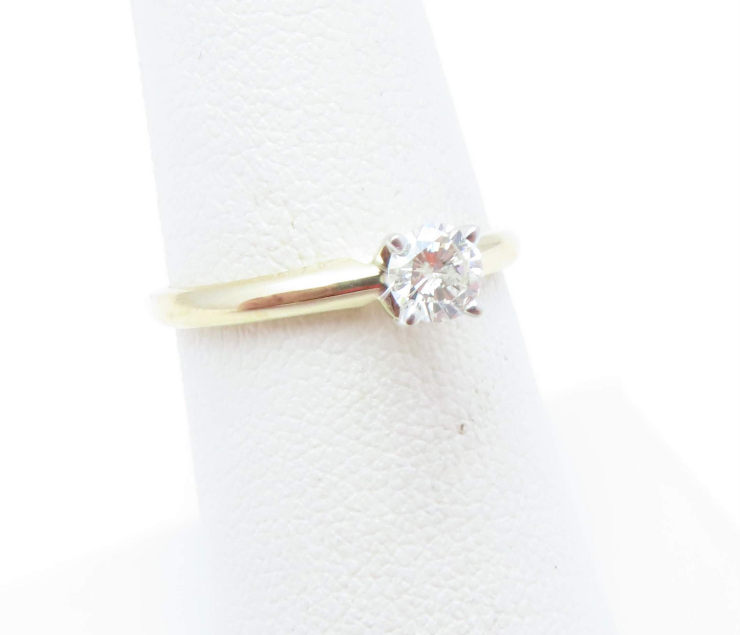 14k Yellow Gold ~1/4c Round Solitaire Ring Size 6.5