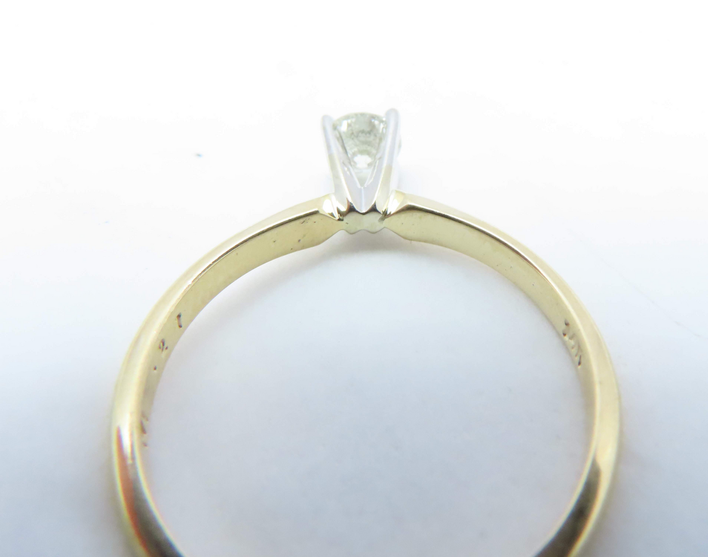 14k Yellow Gold ~1/4c Round Solitaire Ring Size 6.5
